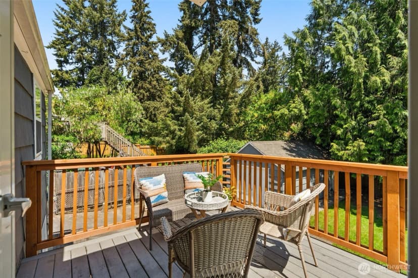 Property photo for 14032 Stone Avenue N, Seattle photo 15