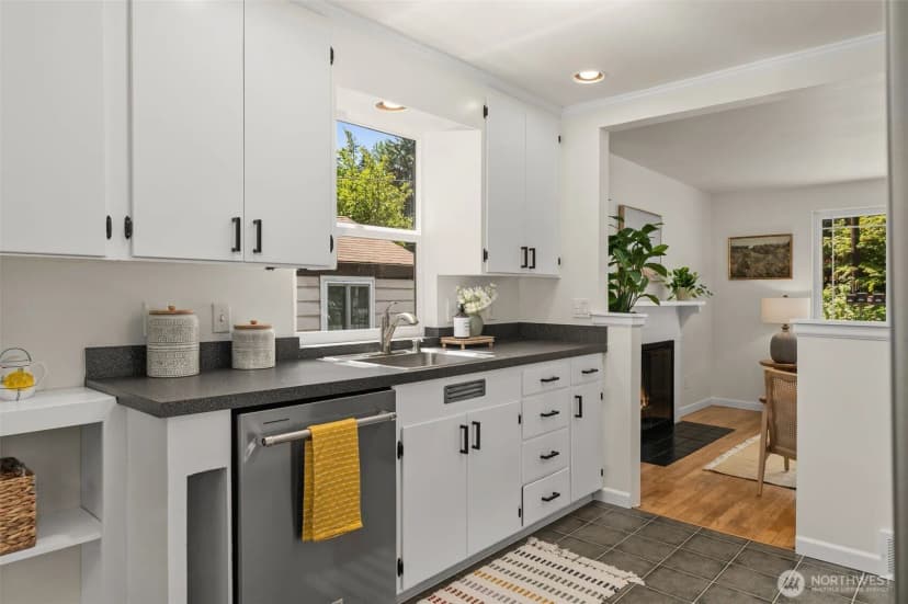 Property photo for 14032 Stone Avenue N, Seattle photo 7