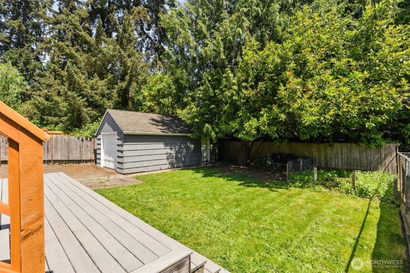 Property photo for 14032 Stone Avenue N, Seattle photo 17