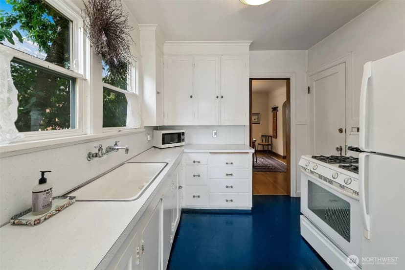 Property photo for 6249 30th Avenue Ne, Seattle photo 10