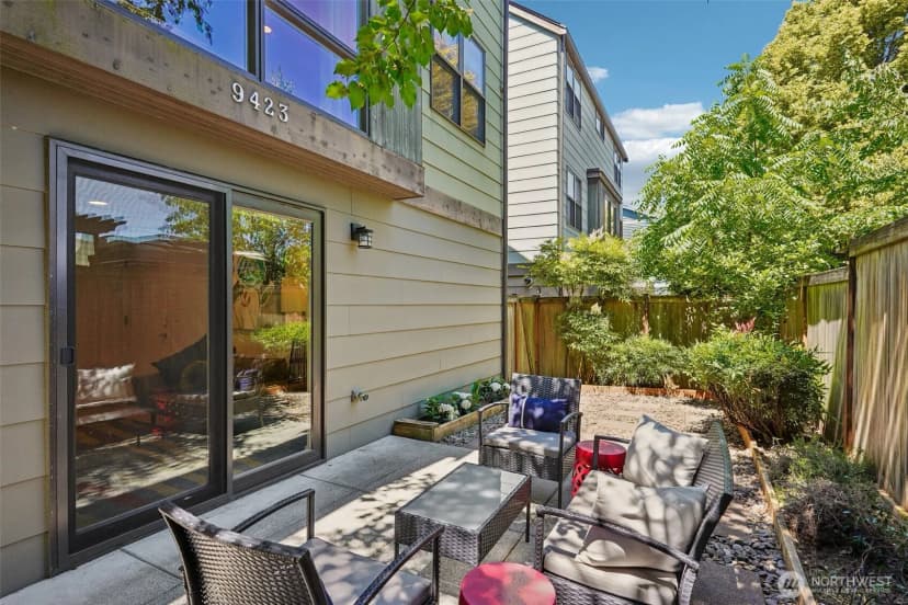 Property photo for 9423 Roosevelt Way Ne, Seattle photo 30