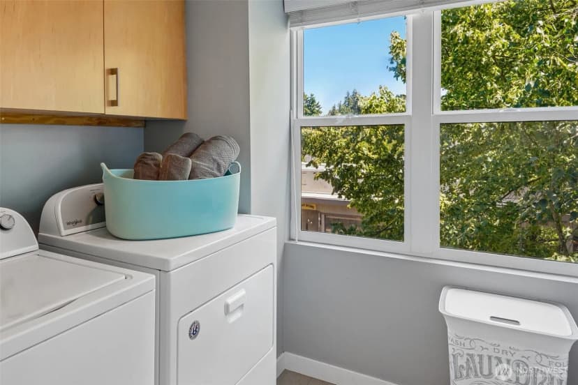 Property photo for 9423 Roosevelt Way Ne, Seattle photo 22