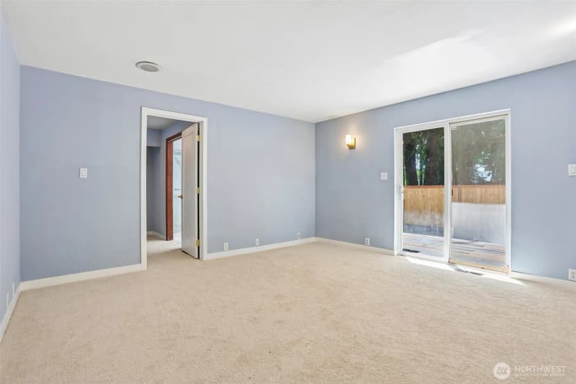 Property photo for 16220 Ambaum Boulevard S, Burien photo 15