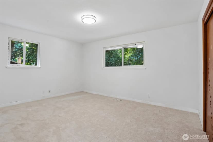 Property photo for 16220 Ambaum Boulevard S, Burien photo 28