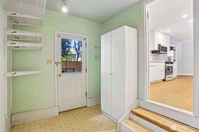 Property photo for 16220 Ambaum Boulevard S, Burien photo 34