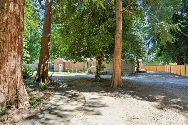 Property photo for 16220 Ambaum Boulevard S, Burien photo 3