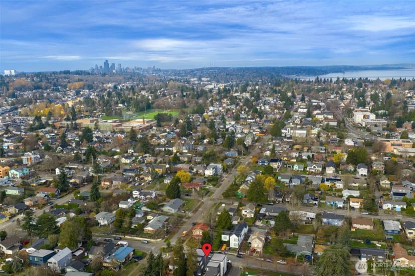 Property photo for 4405 S Holly Street, Seattle photo 3
