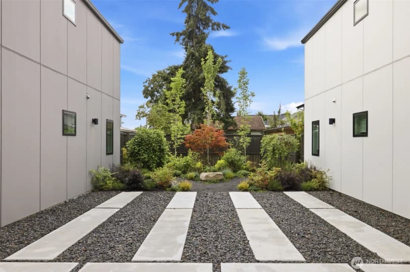 Property photo for 4405 S Holly Street, Seattle photo 2