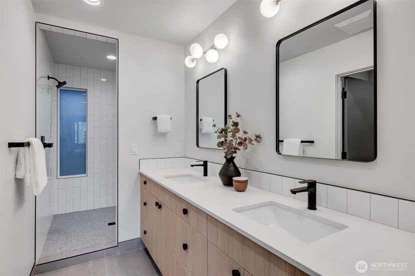 Property photo for 4405 S Holly Street, Seattle photo 18