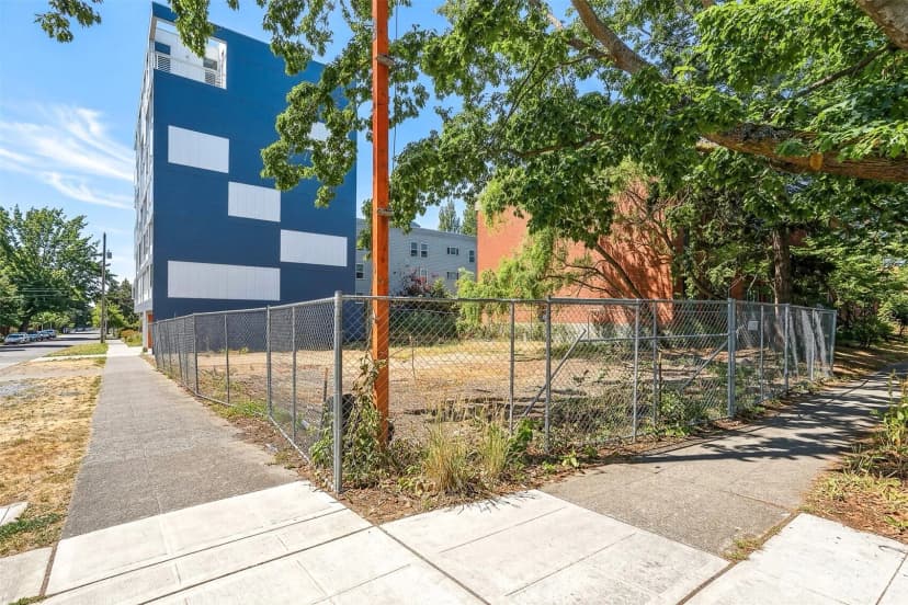 Property photo for 1103 Nw Market Street, Seattle photo 3