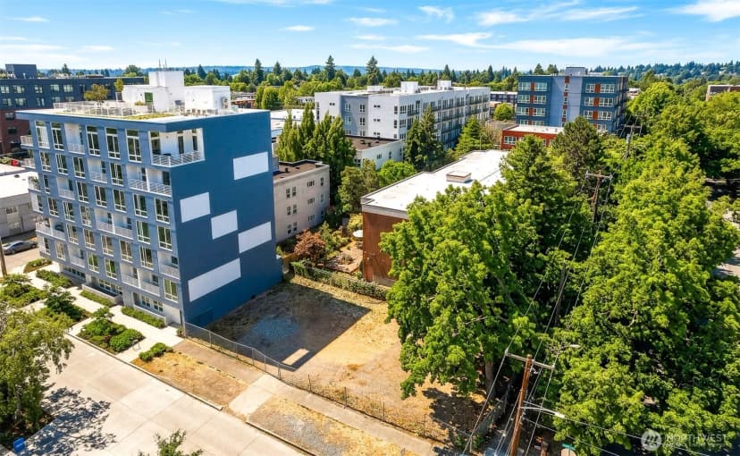 Property photo for 1103 Nw Market Street, Seattle photo 11