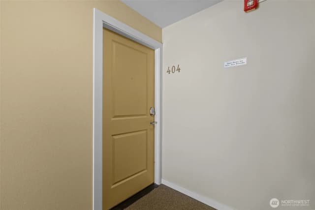 Property photo for 845 Ne 125th Street #404, Seattle photo 3