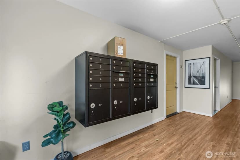 Property photo for 845 Ne 125th Street #404, Seattle photo 32