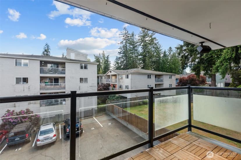 Property photo for 845 Ne 125th Street #404, Seattle photo 28