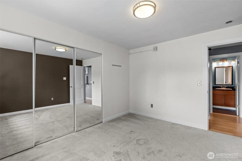 Property photo for 845 Ne 125th Street #404, Seattle photo 18