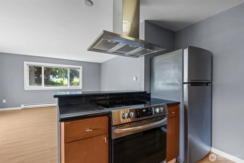 Property photo for 845 Ne 125th Street #404, Seattle photo 14