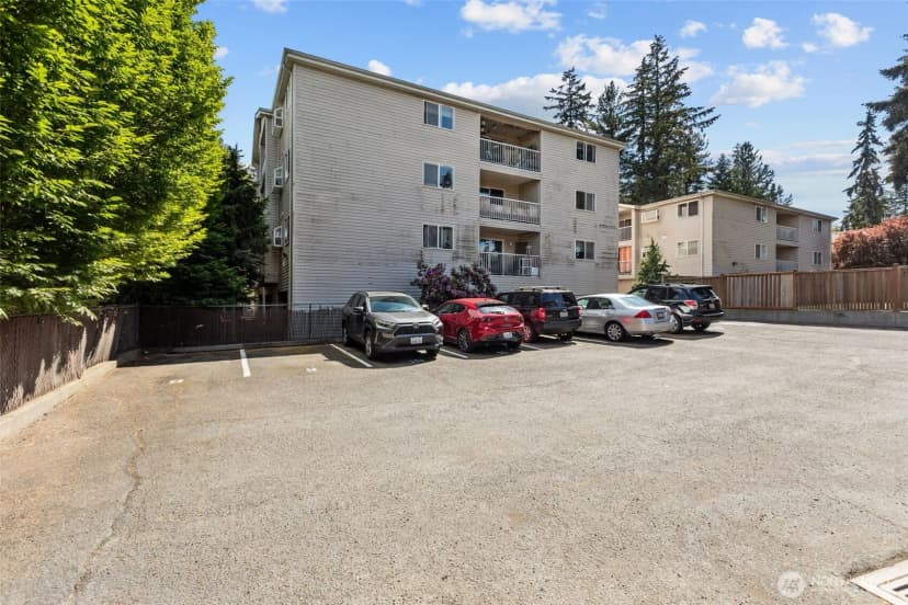 Property photo for 845 Ne 125th Street #404, Seattle photo 36