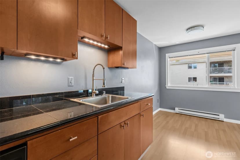 Property photo for 845 Ne 125th Street #404, Seattle photo 16