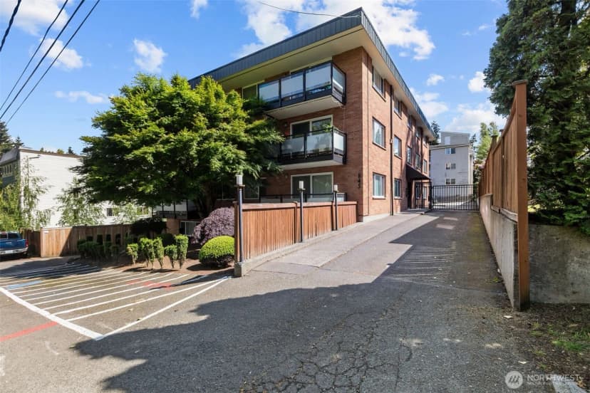 Property photo for 845 Ne 125th Street #404, Seattle