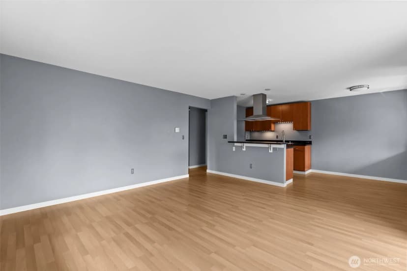 Property photo for 845 Ne 125th Street #404, Seattle photo 6