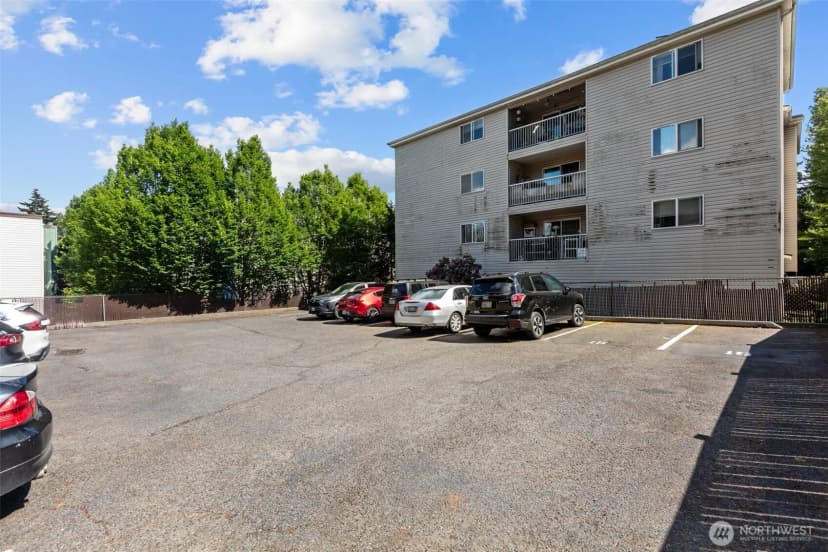 Property photo for 845 Ne 125th Street #404, Seattle photo 33