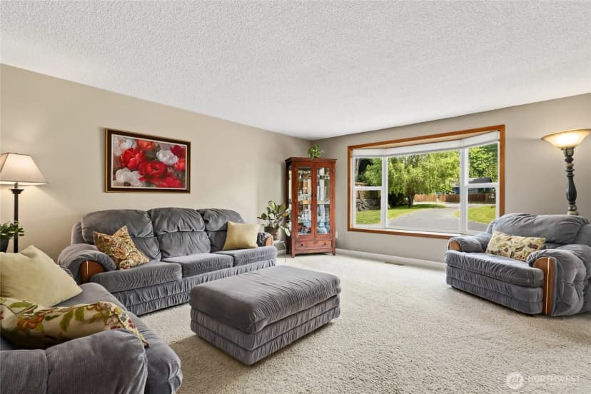 Property photo for 975 Front Street S, Issaquah photo 7