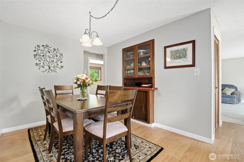 Property photo for 975 Front Street S, Issaquah photo 10