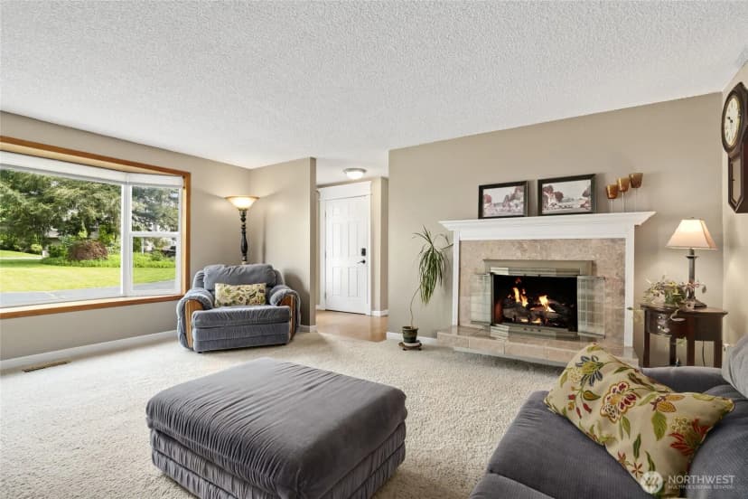 Property photo for 975 Front Street S, Issaquah photo 6