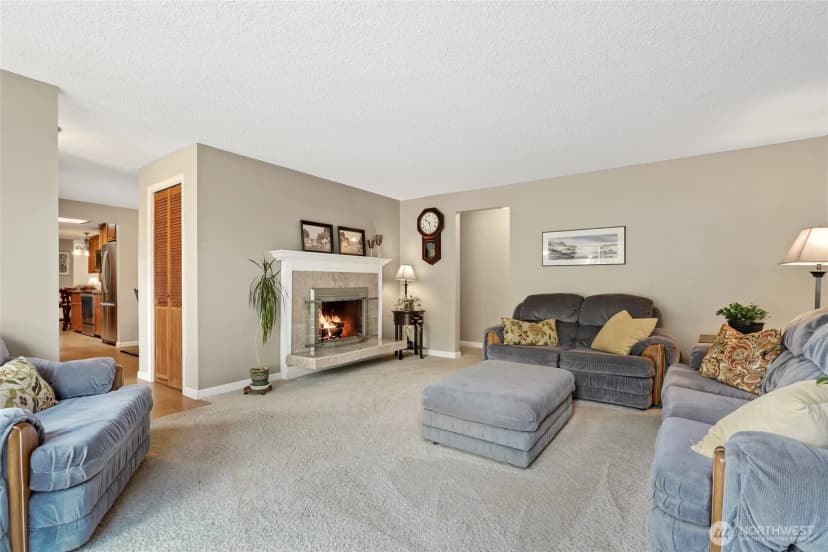 Property photo for 975 Front Street S, Issaquah photo 9