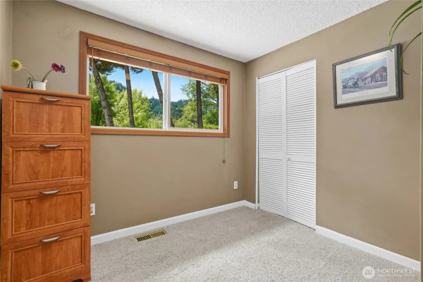 Property photo for 975 Front Street S, Issaquah photo 26