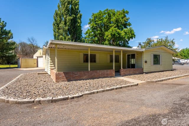 Property photo for 2399 Basin Street Sw, Ephrata photo 3