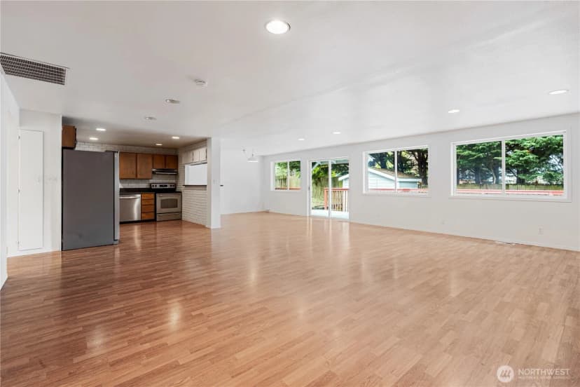 Property photo for 9604 Ne 124th Street, Kirkland photo 3