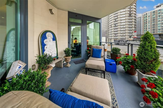 Property photo for 1920 4th Avenue #408, Seattle photo 3