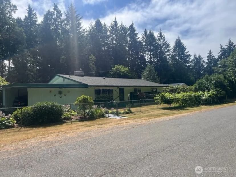 Property photo for 4430 Pine Avenue Ne, Bremerton