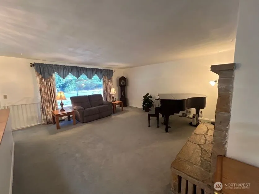 Property photo for 4430 Pine Avenue Ne, Bremerton photo 6