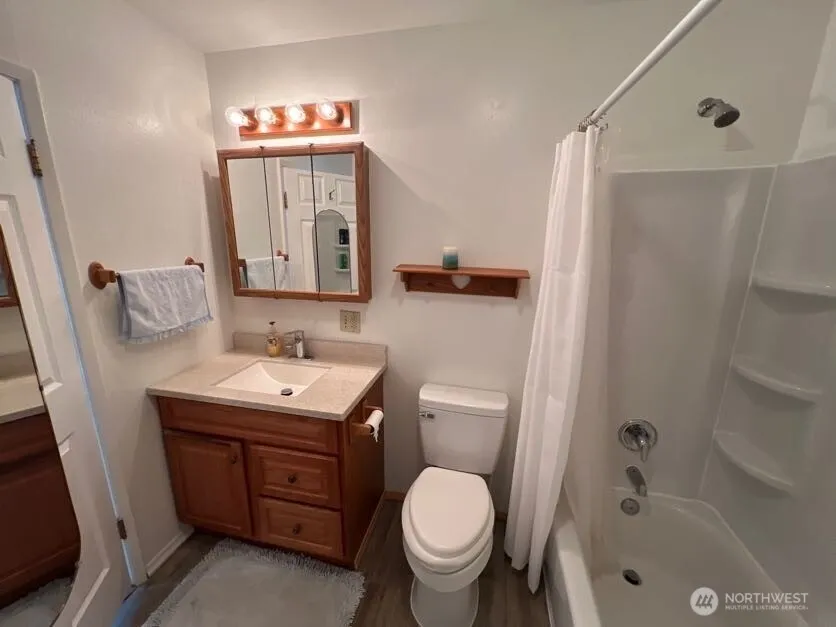 Property photo for 4430 Pine Avenue Ne, Bremerton photo 16