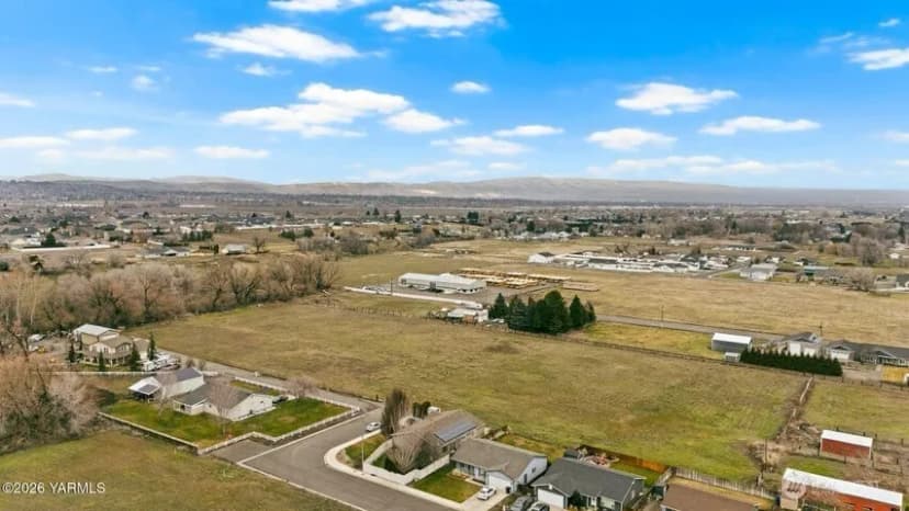Property photo for 7703 Ahtanum Road, Yakima photo 5