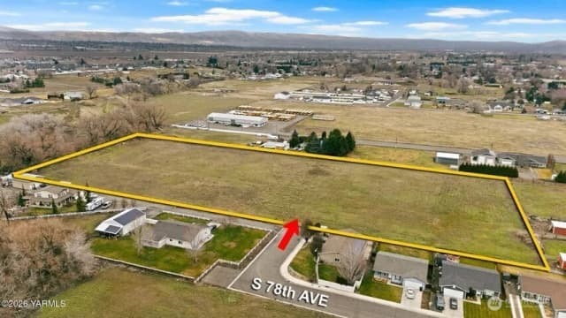 Property photo for 7703 Ahtanum Road, Yakima photo 2