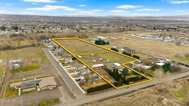 Property photo for 7703 Ahtanum Road, Yakima