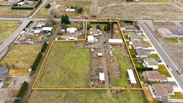 Property photo for 7703 Ahtanum Road, Yakima photo 4