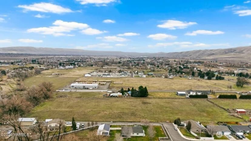 Property photo for 7703 Ahtanum Road, Yakima photo 6