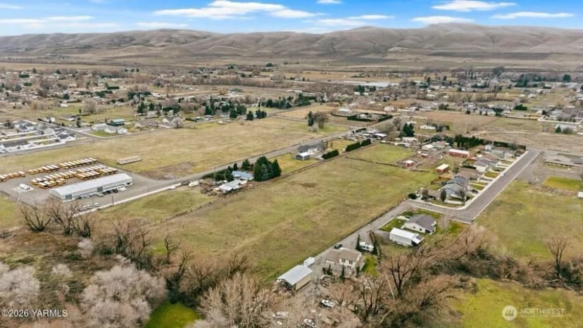 Property photo for 7703 Ahtanum Road, Yakima photo 10