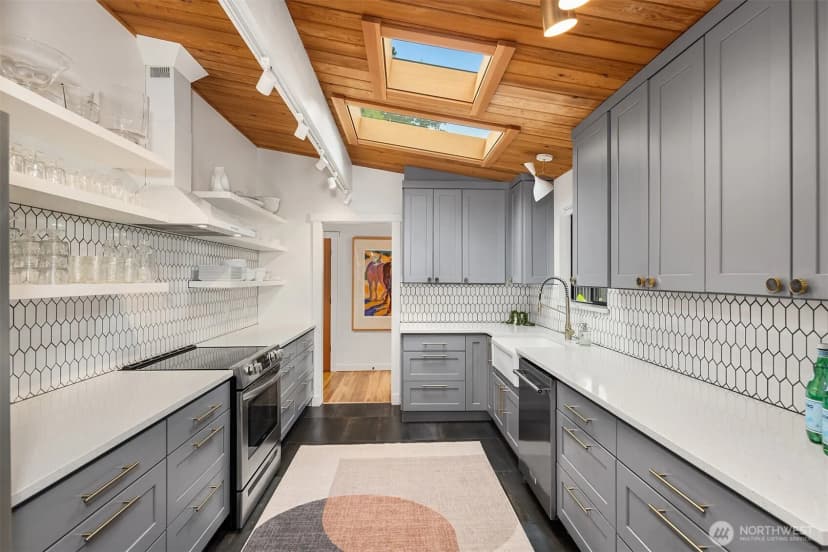 Property photo for 3727 77th Place Se, Mercer Island photo 9