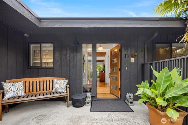 Property photo for 3727 77th Place Se, Mercer Island, WA 98040