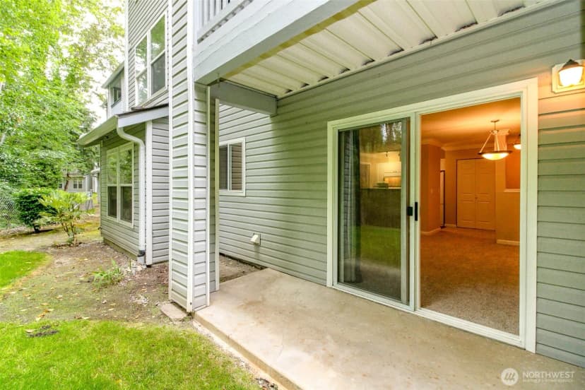 Property photo for 33020 10th Avenue Sw #d102, Federal Way photo 18