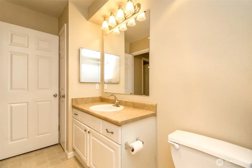 Property photo for 33020 10th Avenue Sw #d102, Federal Way photo 15