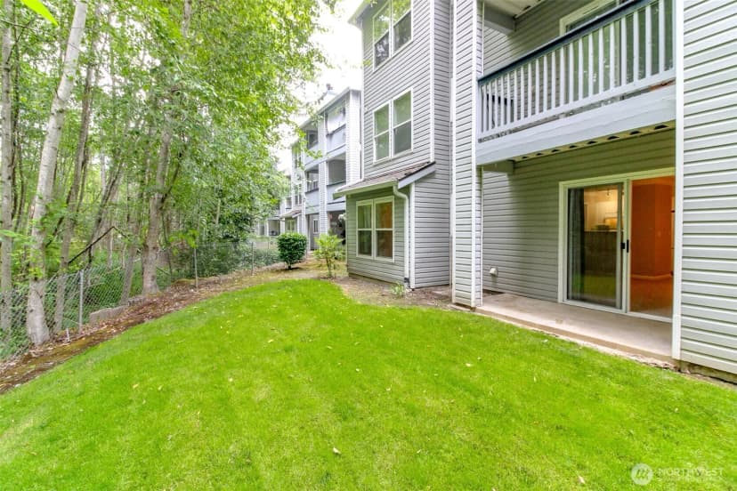 Property photo for 33020 10th Avenue Sw #d102, Federal Way photo 19