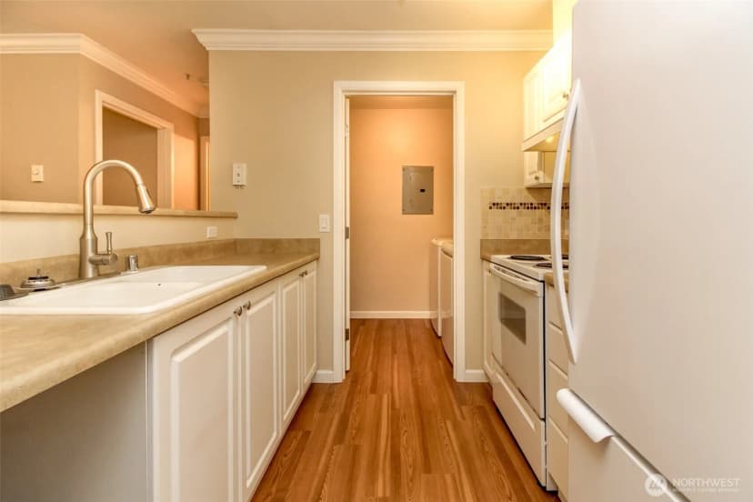 Property photo for 33020 10th Avenue Sw #d102, Federal Way photo 10