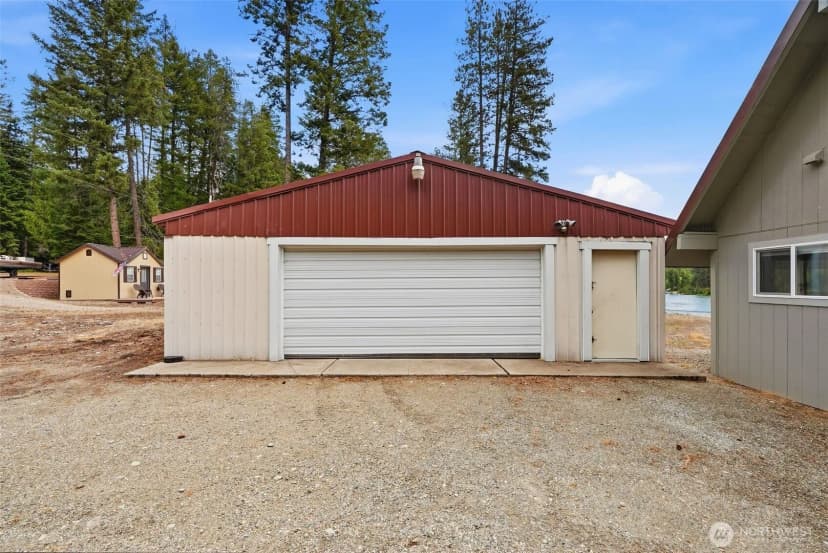 Property photo for 128 S River Rd, Cusick photo 27