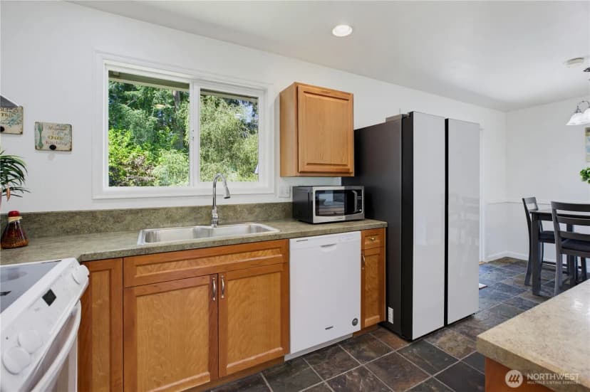 Property photo for 11267 145th Avenue Se, Renton photo 4
